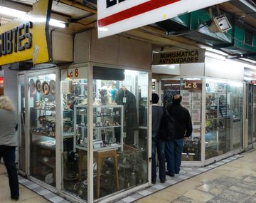 Un comerciante tenía un emporio nazi en pleno centro porteño