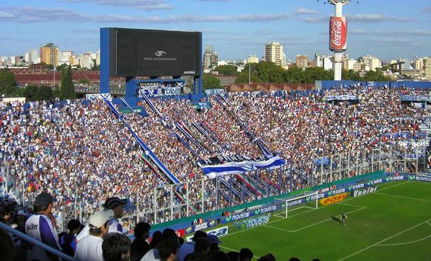 Vélez-San Lorenzo, sólo con socios locales y sin vuelta olímpica