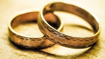 un padre publico un aviso en el diario para encontrarle novio a su hija virgen un padre publico un aviso en el diario para encontrarle novio a su hija virgen