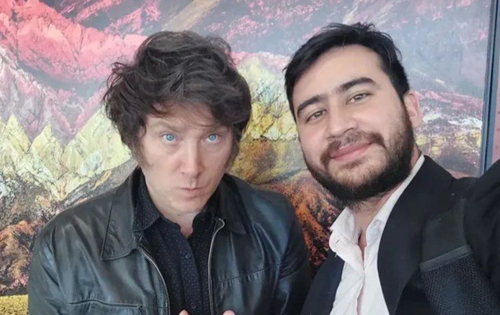 Nahuel Sotelo junto a Javier Milei.