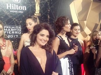 Verónica Varano, si corpiño en los Martín Fierro 2017