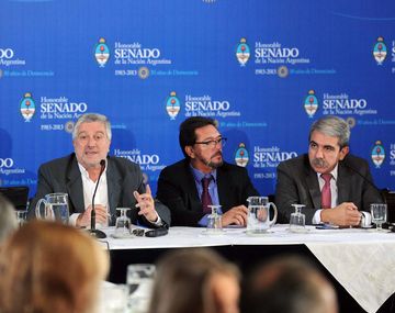 El Senado debate en comisión por el blanqueo de dólares