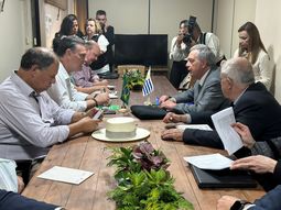 El ministro Fernando Mattos salió al cruce de las autoridades de Brasil por la industria lechera uruguaya. El ministro Fernando Mattos salió al cruce de las autoridades de Brasil por la industria lechera uruguaya.
