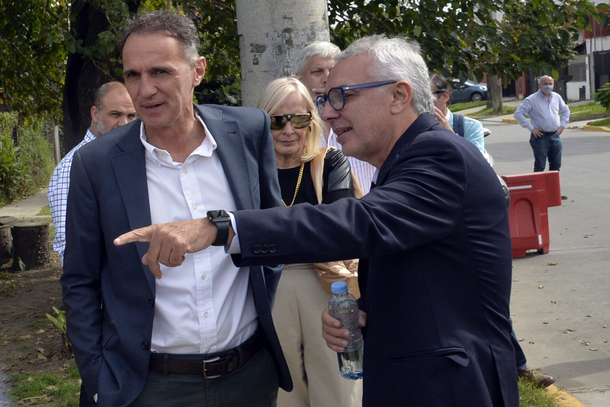 Julio Zamora y Gabriel Katopodis recorrieron la renovada Av. Juan B Justo (ex 197)
