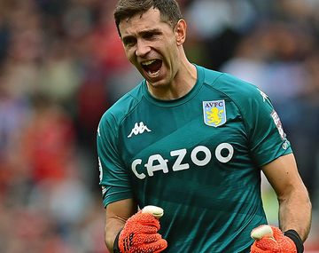 Críticas al Dibu Martínez por cómo adiestra a su perro: No puedo bancarlo después de esto