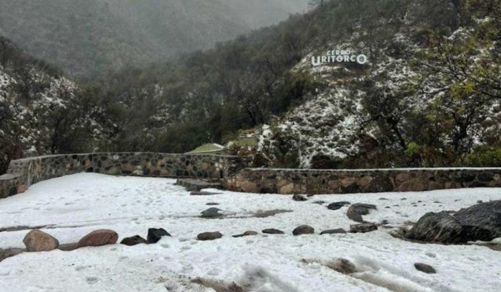 Impresionante tormenta de granizo en Capilla del Monte