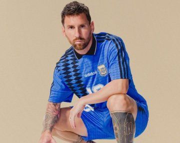 Lionel Messi modeló la nueva edición de la camiseta Argentina que es furor