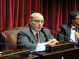 insolita hipotesis de un senador sobre la muerte de nisman: crimen pasional insolita hipotesis de un senador sobre la muerte de nisman: crimen pasional