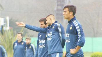 messi, icardi y un meme que se hizo viral previo al partido contra uruguay messi, icardi y un meme que se hizo viral previo al partido contra uruguay