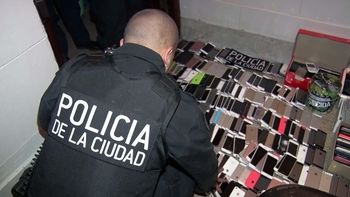 La policía secuestró más de mil celulares La policía secuestró más de mil celulares