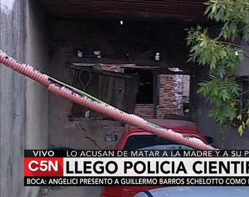 Mató a sus padres y convivió con los cuerpos