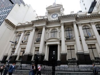 El FMI enviará una misión a la Argentina para empezar la segunda revisión del acuerdo