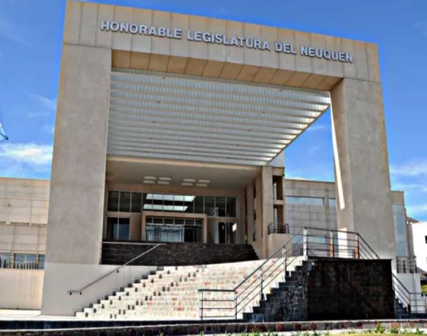 Neuquén: expusieron videos sexuales en una reunión virtual de la Legislatura
