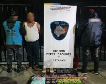 Detienen a ciudadano venezolano que compraba comida con tarjetas robadas