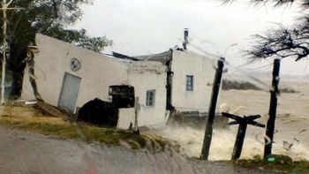 alerta roja en uruguay por vientos de hasta 190 km/h