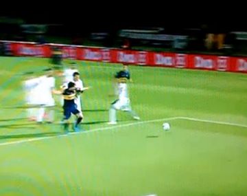 La insólita defensa de los hinchas de Boca: ¿esto fue penal a Lodeiro?