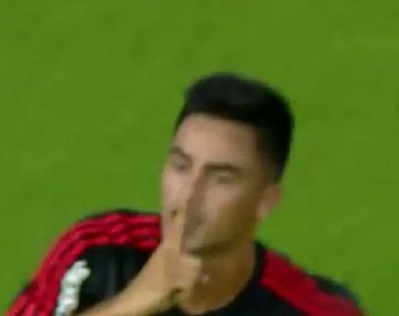 El partidazo del Pity: de recibir silbidos a hacerle gestos a la platea de River