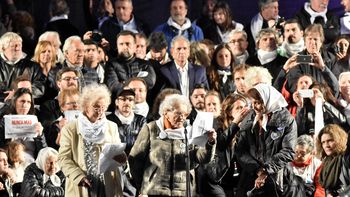 Masiva marcha en Plaza de Mayo Masiva marcha en Plaza de Mayo