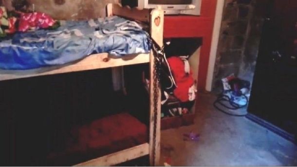 Tenía a su hija encadena a la cama en Rosario
