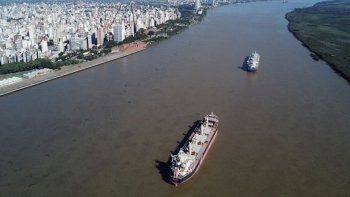 El Gobierno llamó a licitación para privatizar la Hidrovía. El Gobierno llamó a licitación para privatizar la Hidrovía.