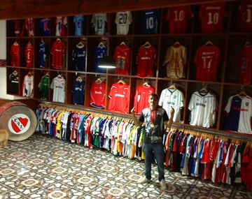 El insólito museo privado del líder barrabrava