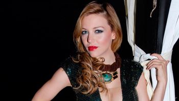 evangelina anderson mostro por primera vez la cara de emma evangelina anderson mostro por primera vez la cara de emma