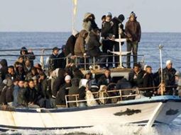 naufragio en el mar mediterraneo: hay unos 700 inmigrantes desaparecidos naufragio en el mar mediterraneo: hay unos 700 inmigrantes desaparecidos