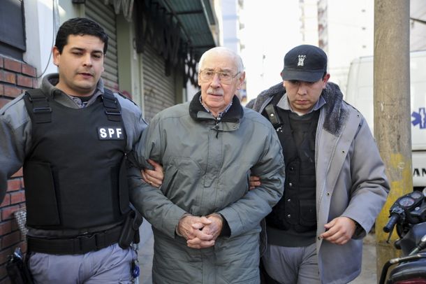 Día de la Memoria: Jorge Rafael Videla murió sentado en un inodoro tras un malestar gástrico