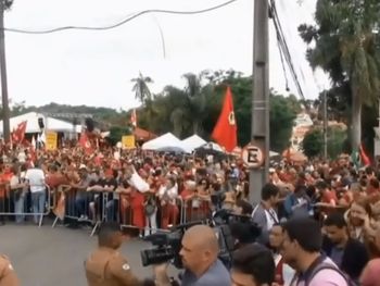 EN VIVO: Miles de personas celebran la libertad de Lula