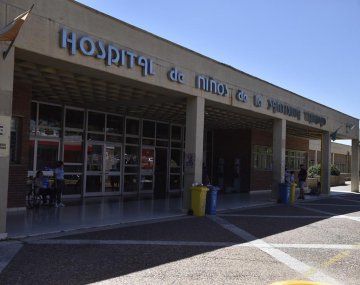 Un nene fue atacado por tres pitbulls mientras jugaba en la calle