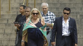 Carrió saliendo de Comodoro Py Carrió saliendo de Comodoro Py