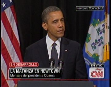 Obama está en Newtown para acompañar a los familiares