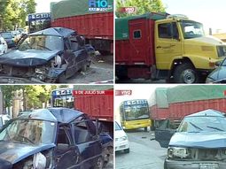 un impactante choque en cadena complica el transito en barracas un impactante choque en cadena complica el transito en barracas