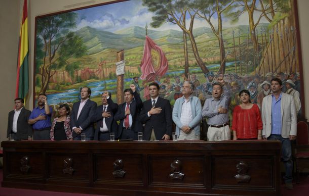 De Vido llegó a Bolivia para firmar acuerdos de cooperación energética y nuclear