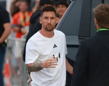 Messi ya se encuentra en el estadio a la espera de su presentación