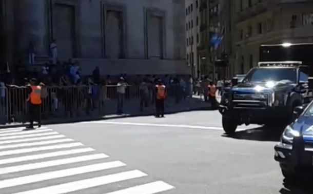 Obama en Argentina: detuvieron a una persona en Plaza de Mayo