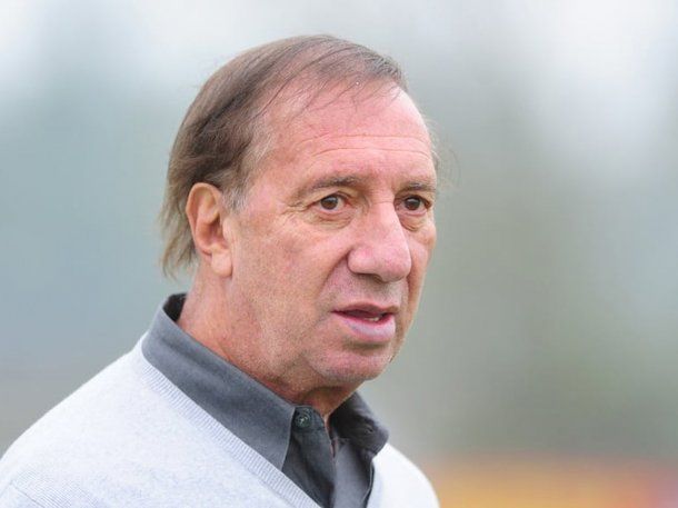Carlos Bilardo reapareció junto a figuras de Estudiantes de La Plata
