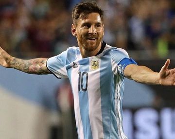 Lionel Messi, el único argentino que está libre de amarillas