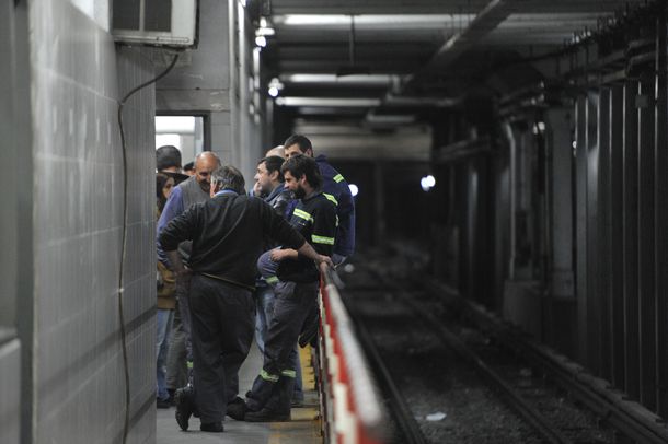 Paro sorpresivo en la Línea B del subte: otra vez, miles de pasajeros tomados como rehenes