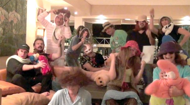Los Pimpinela se sumaron al fenómeno Harlem Shake