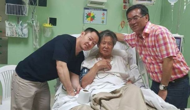 Kenji y Alberto Fujimori