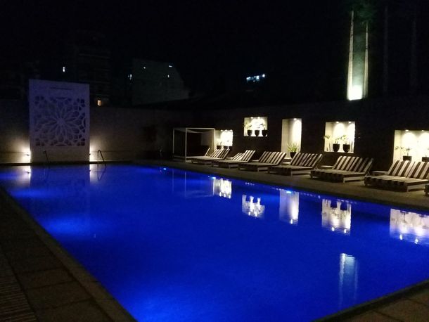 Fiesta clandestina con drogas en un hotel en Balvanera: ocho detenidos