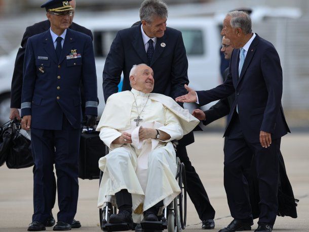 El papa Francisco llegó a Portugal para participar en la Jornada Mundial de la Juventud