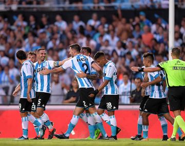 Racing venció a Lanús y sigue de racha