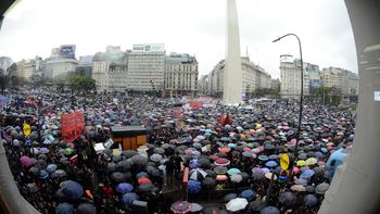 #niunamenos tras el historico paro de mujeres, se realiza una nueva marcha a plaza de mayo #niunamenos tras el historico paro de mujeres, se realiza una nueva marcha a plaza de mayo