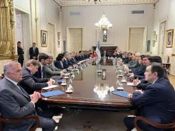 milei recorto fondos discrecionales a gobernadores: envio 73% menos