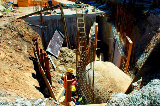 El gobierno avanza con su plan de universalizar el saneamiento en el país.