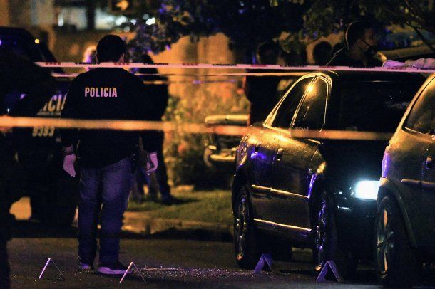 Matan a tiros a un padre y a su bebé en Rosario