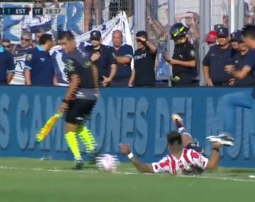 La insólita expulsión de Chirola Romero en el clásico platense