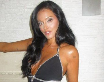 Oriana lució su pancita con un increíble look en la boda del Peque Schwartzman